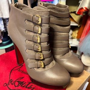 Christian Louboutin Attrroupee 140 buckle leather ankle boots - size 38